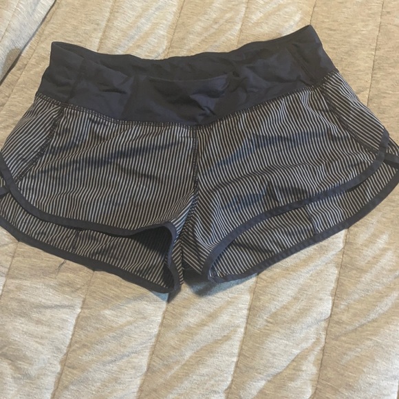 Lululemon speeds. Blue and grey stripes size 6 - Picture 1 of 3